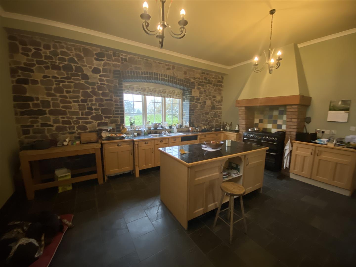 KITCHEN/BREAKFAST ROOM